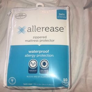 Zipper mattress protector